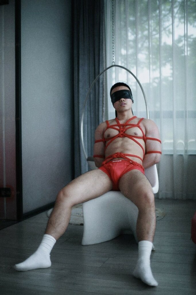蒙面男神 vol1639713171336590998